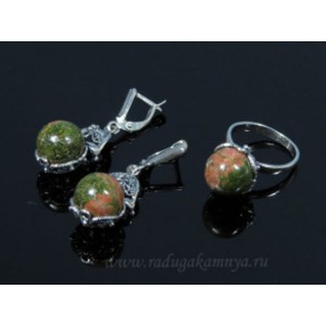 Кольцо и серьги унакит