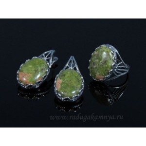 Кольцо и серьги унакит