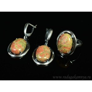 Кольцо и серьги унакит