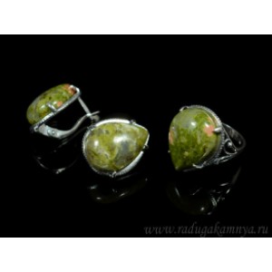Кольцо и серьги унакит
