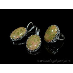 Кольцо и серьги унакит