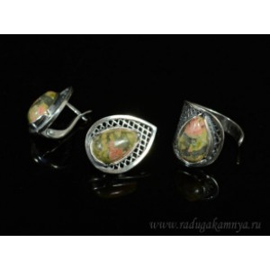 Кольцо и серьги унакит