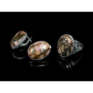 Кольцо и серьги с родонитом