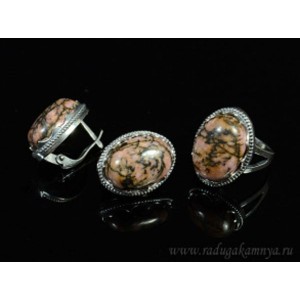 Кольцо и серьги с родонитом