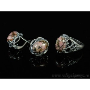 Кольцо и серьги с родонитом