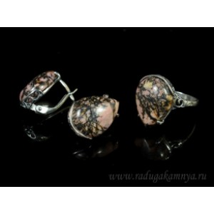 Кольцо и серьги с родонитом Кольцо и серьги с родонитом