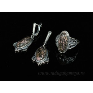 Кольцо и серьги с родонитом Кольцо и серьги с родонитом