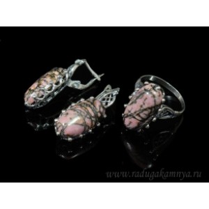 Кольцо и серьги с родонитом Кольцо и серьги с родонитом