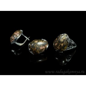 Кольцо и серьги с родонитом