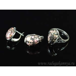 Кольцо и серьги с родонитом