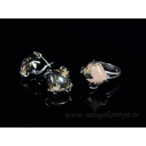 Кольцо и серьги с родонитом