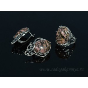 Кольцо и серьги с родонитом