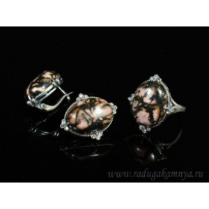 Кольцо и серьги с родонитом