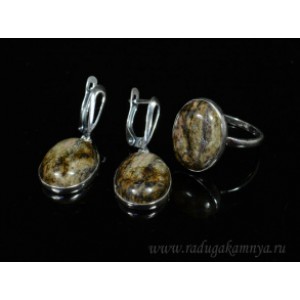 Кольцо и серьги с родонитом