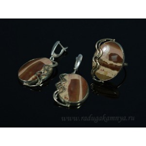 Кольцо и серьги с яшмой овал