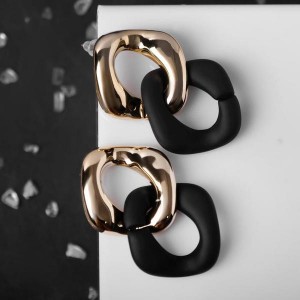 Серьги металл "Цепь" диагональ, 2 звена, цвет золотисто-чёрный Серьги металл "Цепь" диагональ, 2 звена, цвет золотисто-чёрный