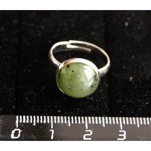 Кольцо с нефритом, круг 12мм, безразмерное