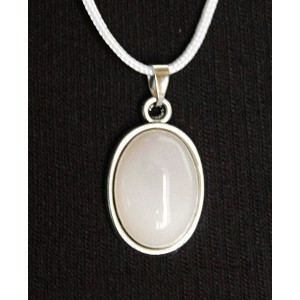 Кулон из агата белого, простой овал 18х13мм