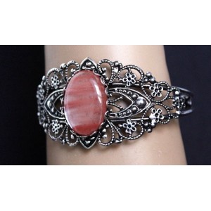 Браслет из халцелона розового, овал 25х18мм, жесткая основа цвет ант.серебро