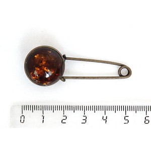 Брошь-булавка с янтарем (переплавленый), цвет коньячный, круг 18мм, основа цвет бронза