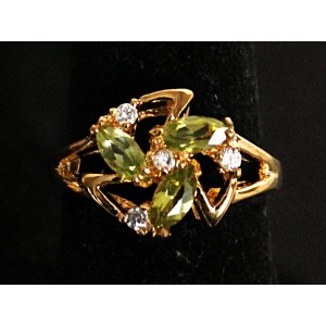 Кольцо с хризолитом (светлый) "звезда"