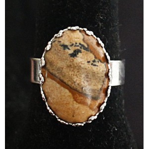 Кольцо с яшмой песочной, овал 18х13мм, безразмерное