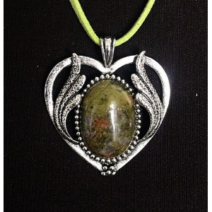 Кулон из унакита, овал 25х18мм, оправа "сердце с крыльями"
