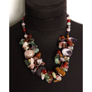 Колье из аметиста и самоцветов объемное