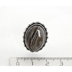 Кольцо c агатом серо-коричневым (ботсванский), овал 18x13, литая оправа, безразмерное