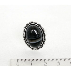 Кольцо с агатом черным, овал 18x13, литая оправа, безразмерное