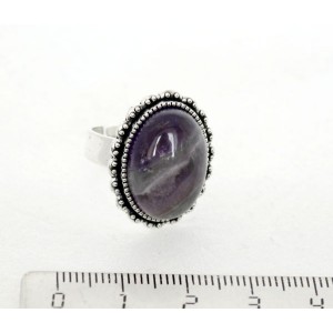 Кольцо с аметистом, овал 18x13, литая оправа, безразмерное