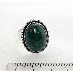 Кольцо с малахитом, овал 18x13, литая оправа, безразмерное