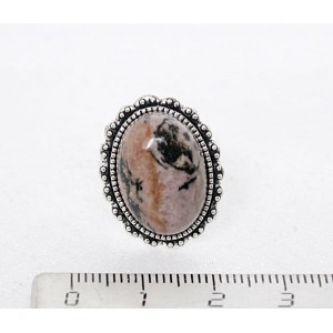 Кольцо с родонитом, овал 18x13, литая оправа, безразмерное