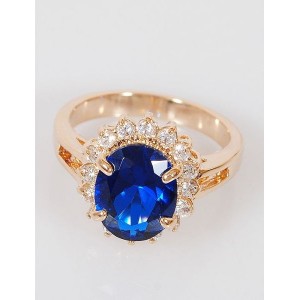 C830 Кольцо позолоченное со шпинелью "овал в цирконах"