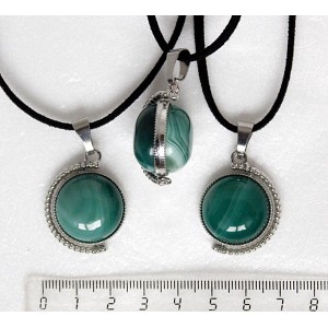 Кулон из агата зеленого (тонировка), круг 20мм, оправа "глобус", двусторонний