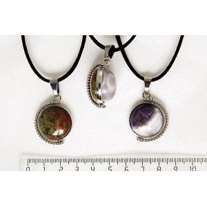 Кулон из унакита и аметиста, круг 20мм, оправа "глобус", двусторонний