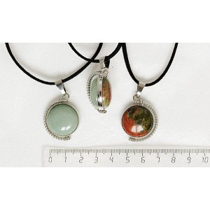 Кулон из авантюрина зеленого и унакита, круг 20мм, оправа "глобус", двусторонний