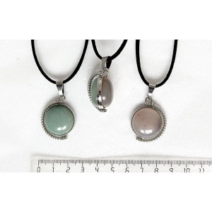 Кулон из авантюрина зеленого и агата серого, круг 20мм, оправа "глобус", двусторонний