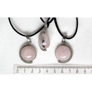 Кулон из кварца розового, круг 20мм, оправа "глобус", двусторонний