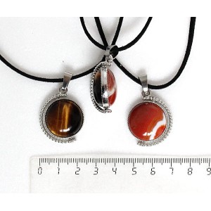 Кулон из тигрового глаза и сердолика полосатого, круг 20мм, оправа "глобус", двусторонний