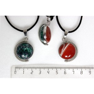 Кулон из цоизита и сердолика полосатого, круг 20мм, оправа "глобус", двусторонний