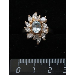 Кольцо с топазом голубым "стразы"