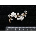 Брошь со стразами "веточка яблони", цвет белый+золотистый