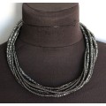 Колье из хрусталя в юв. сетке и шнура, 9 нитей, цвет черный