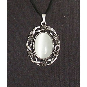 Кулон из кошачьего глаза (синт.), оправа "торжество", овал 25х18мм, цвет белый
