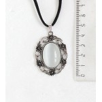 Кулон из кошачьего глаза (синт.), оправа "торжество", овал 25х18мм, цвет белый
