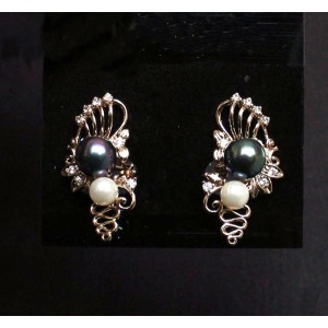 Серьги из жемчуга белого и черного "жемчужная фантазия"