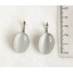 Серьги из кошачьего глаза (синт.), овал 25х18мм, цвет белый, замок петелька