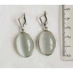 Серьги из кошачьего глаза (синт.), простой овал 25х18мм, цвет белый, швензы посеребрение