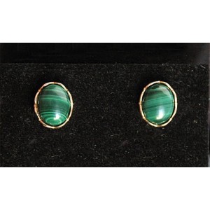 C830 Серьги позолота из малахита, овал 10х8мм замок пусеты